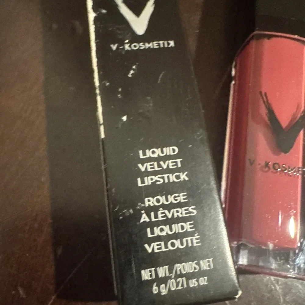 V KOSMETIK Liquid Velvet Lipstick in Bubbly Rosy Pink Matte .21 oz New With Box